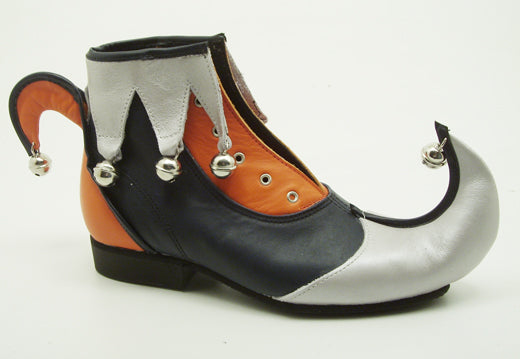 Narrenschoen met omslag belletjes en achterkrul